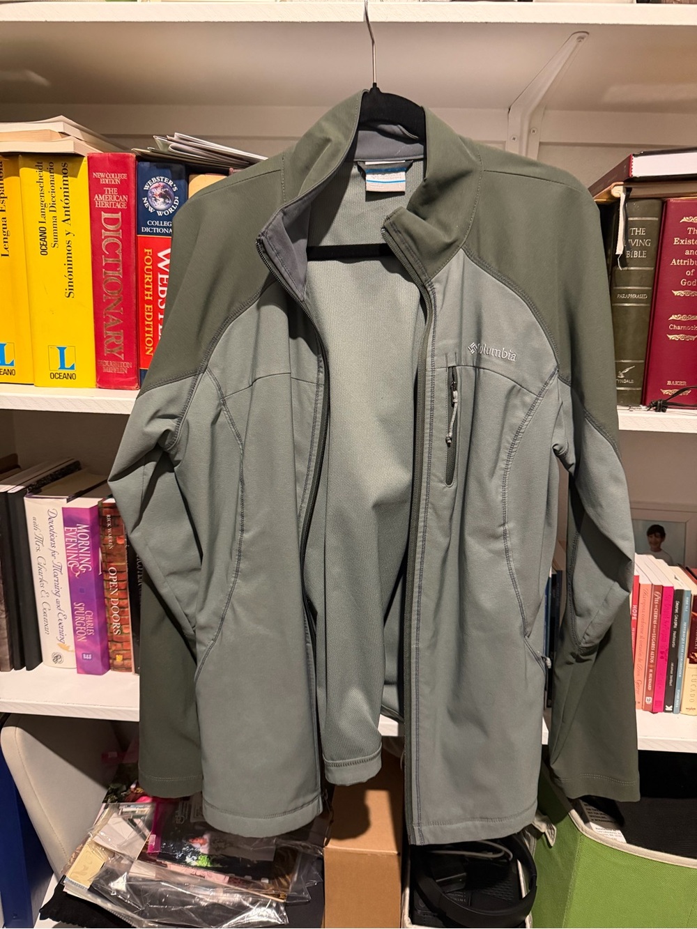 Columbia Men's Two-Tone Olive Green Softshell Jacket
